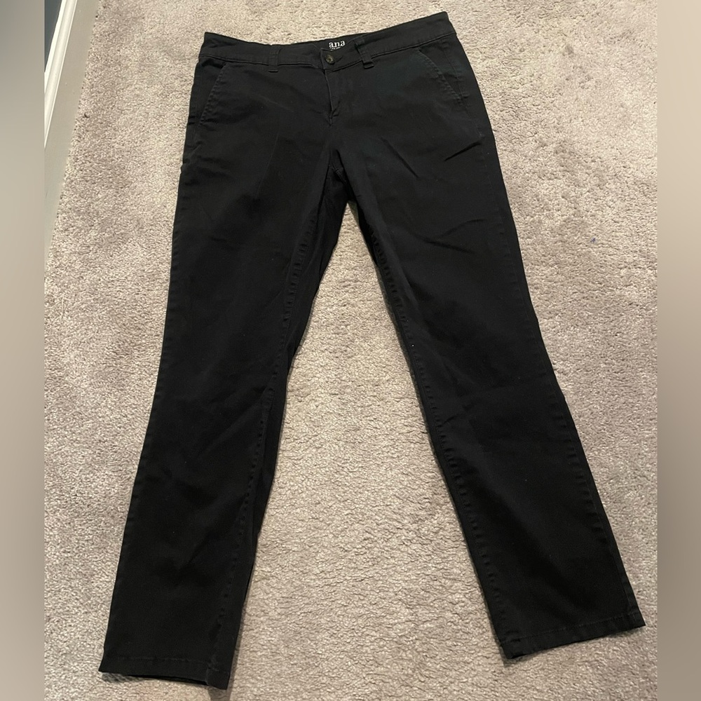 Black women’s a.n.a chino crop size 6 pants